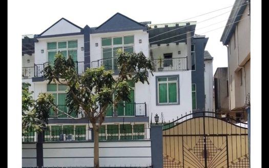 Modern G+2 Villas in Summit